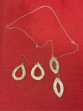 Artisan-Made Gold & Silver Tone Teardrop Necklace & Matching Earrings Set